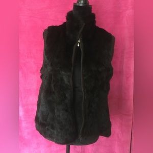 This Nina Lenard real fur vest is a wardrobe must have 🔥😍Chocolate Brown
